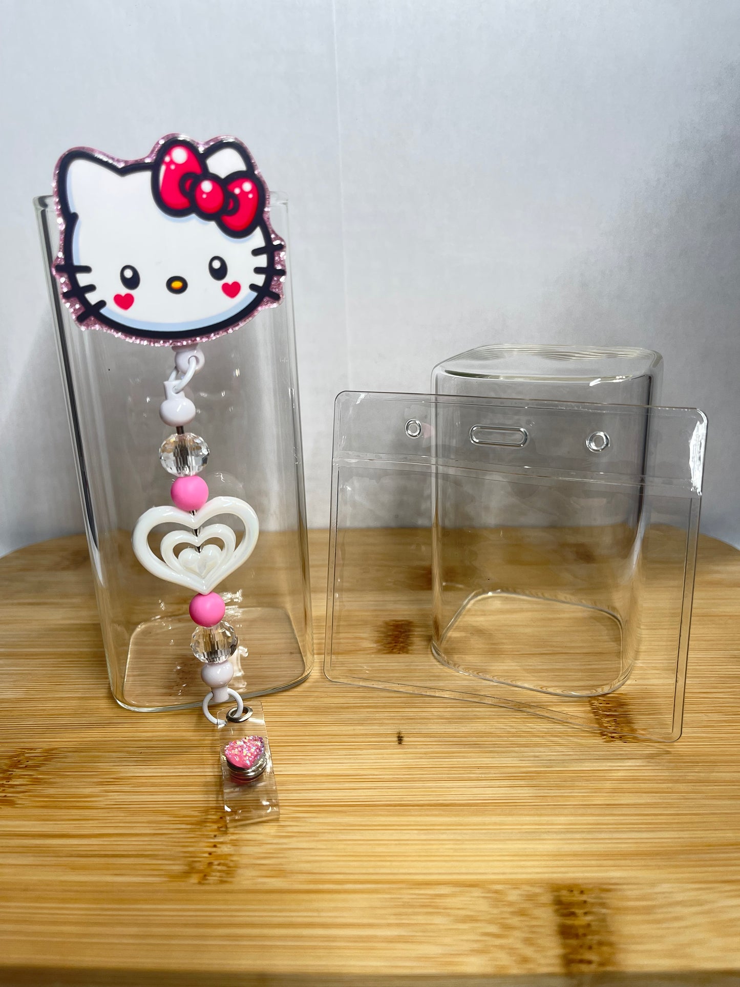 Retractable badge holder