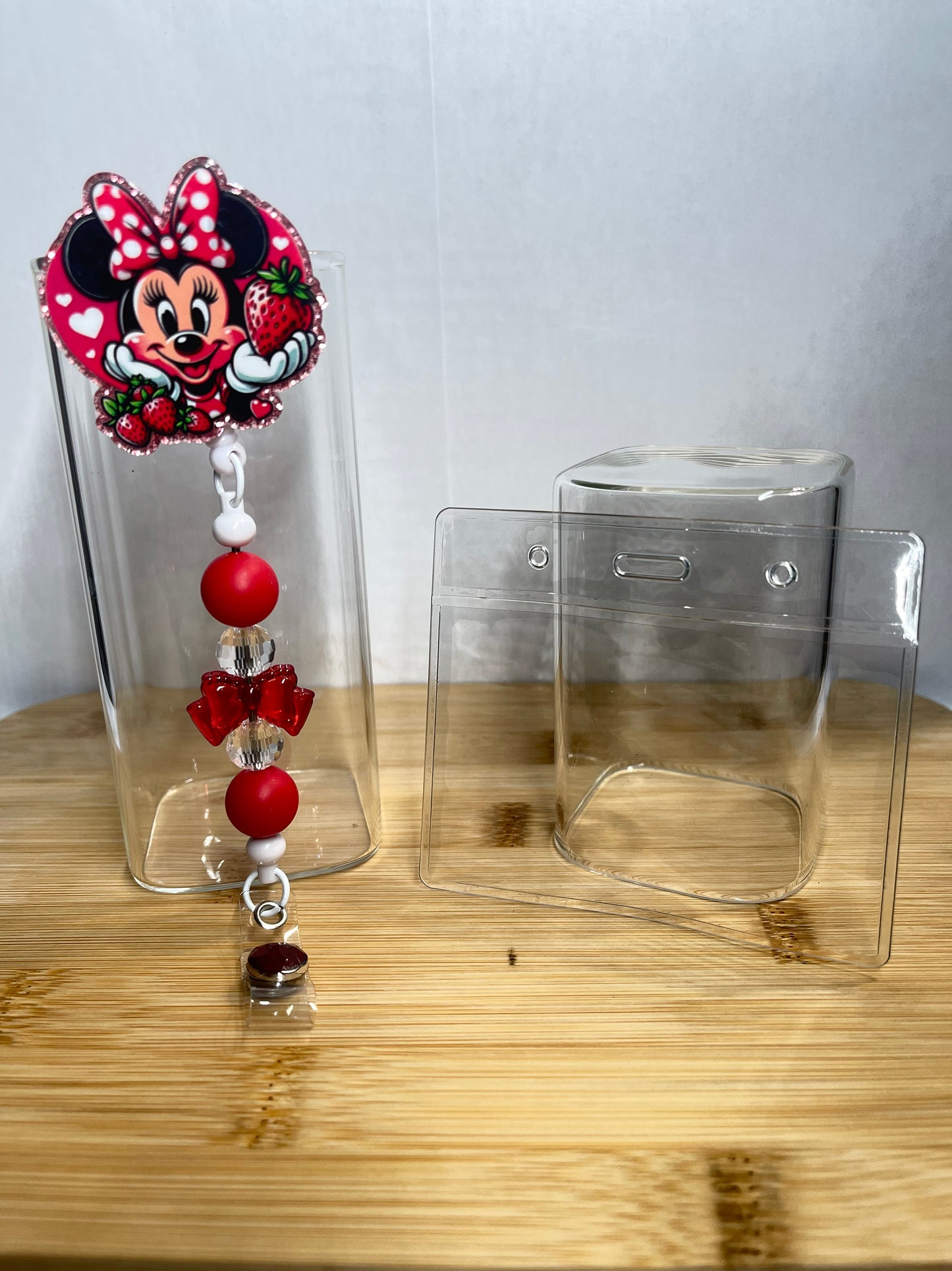 Retractable badge holder