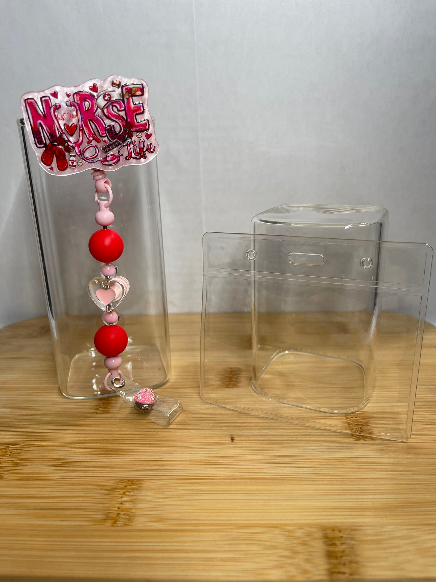Retractable badge holder